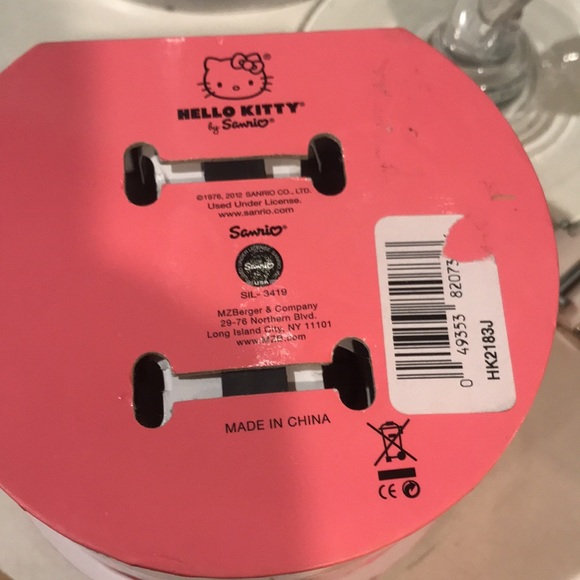 Hello Kitty Sanrio Watch. NWOT - Picture 8 of 16